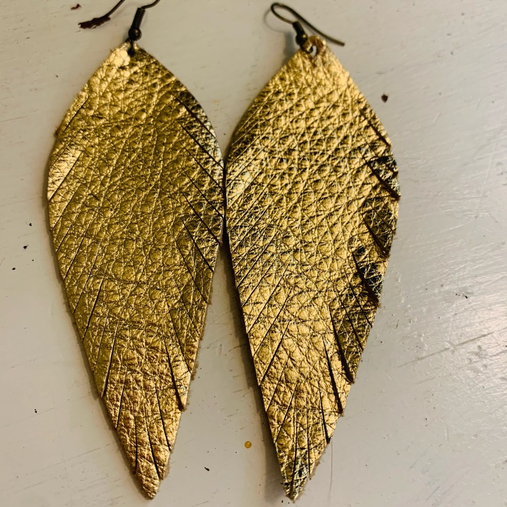 Leave Golden earrings